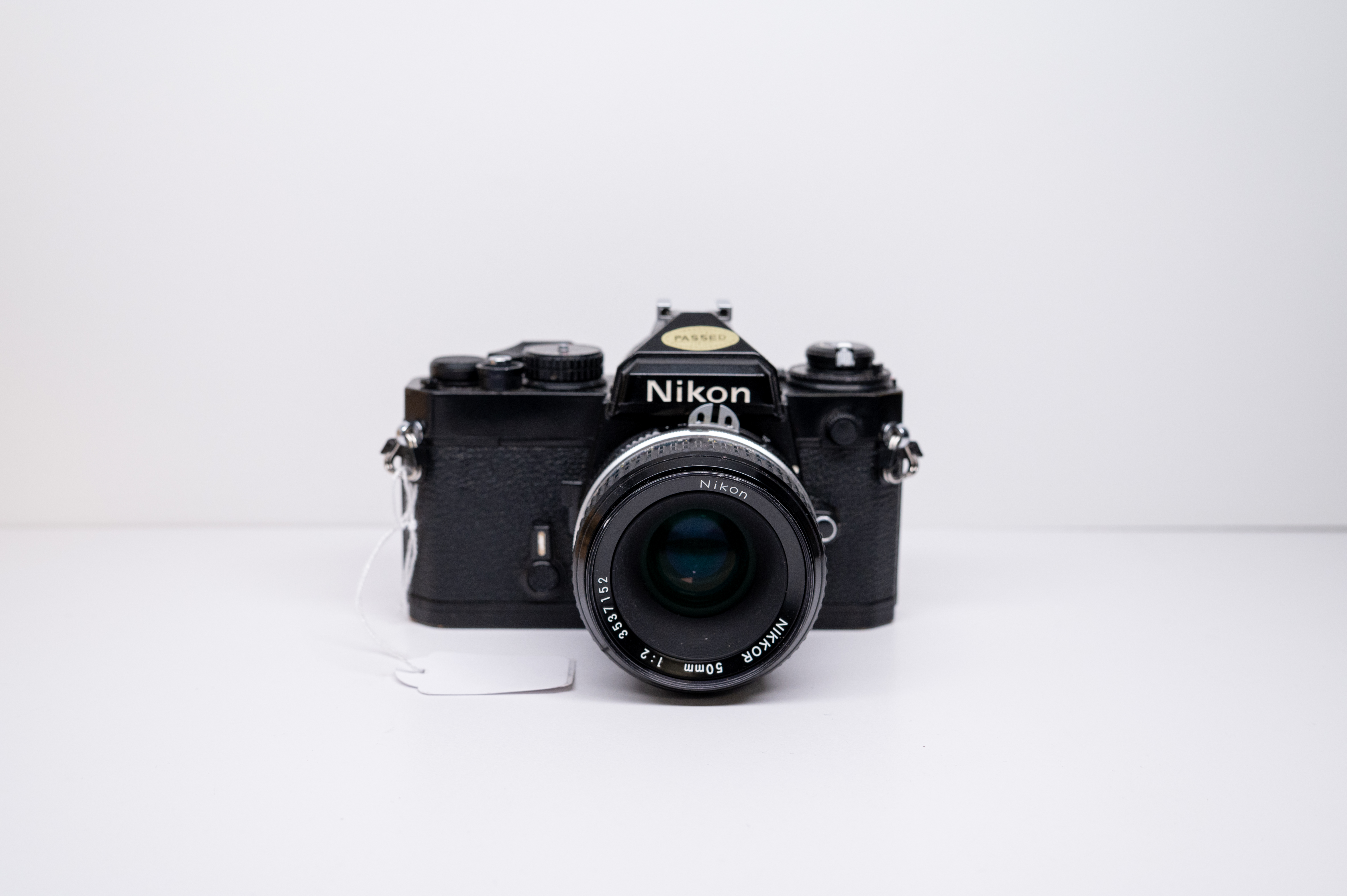 Nikon FE Body + Nikkor 50mm f/2.0 + Originele Doos Occasion *722*