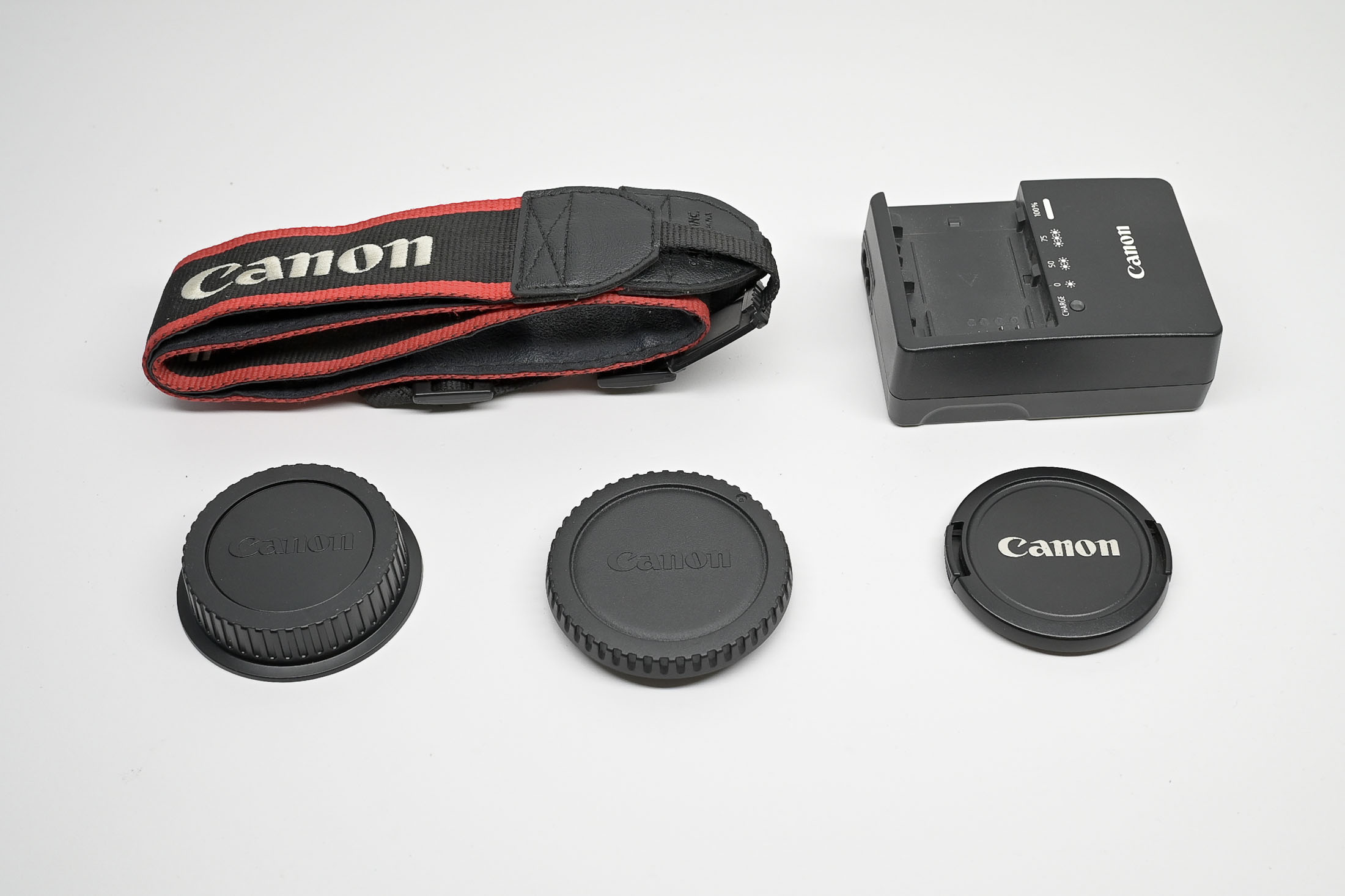 Canon EOS 7D Mark II + EF-S 18-55mm IS STM Occasion *590*