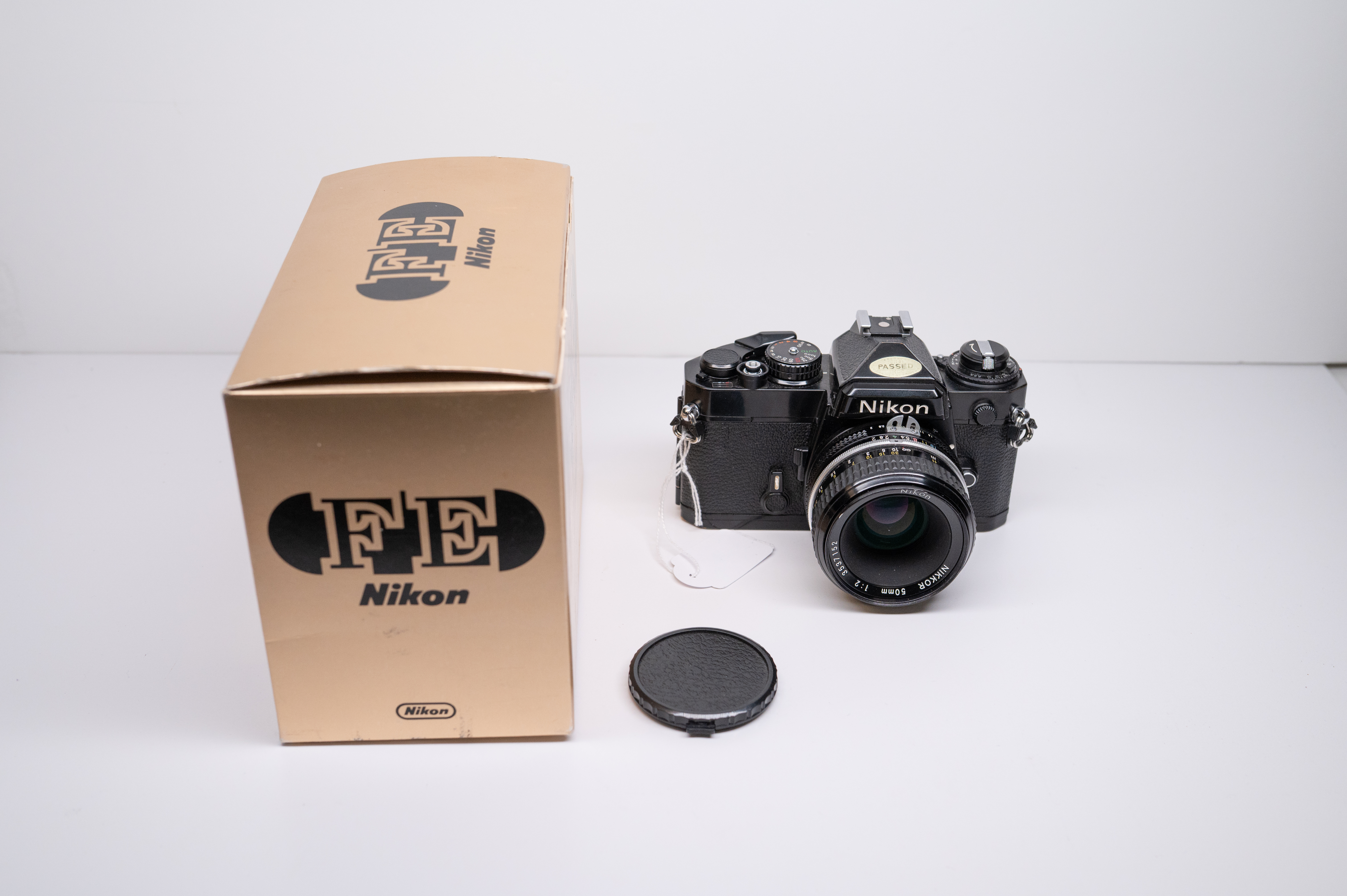 Nikon FE Body + Nikkor 50mm f/2.0 + Originele Doos Occasion *722*