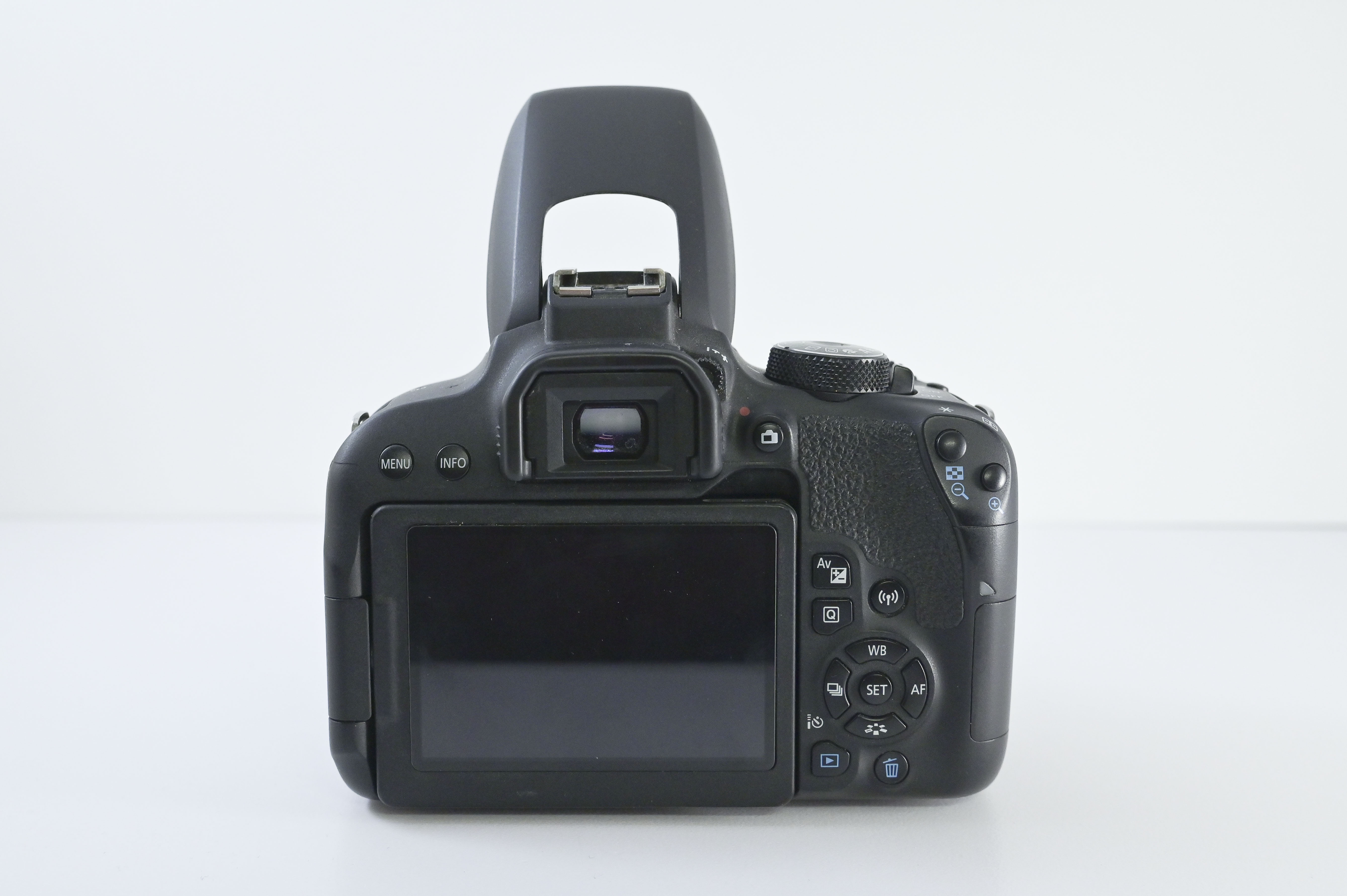 Occ Canon 800D + EFS 18-55 mm IS Occ Canon 800D + EFS 18-55 mm IS