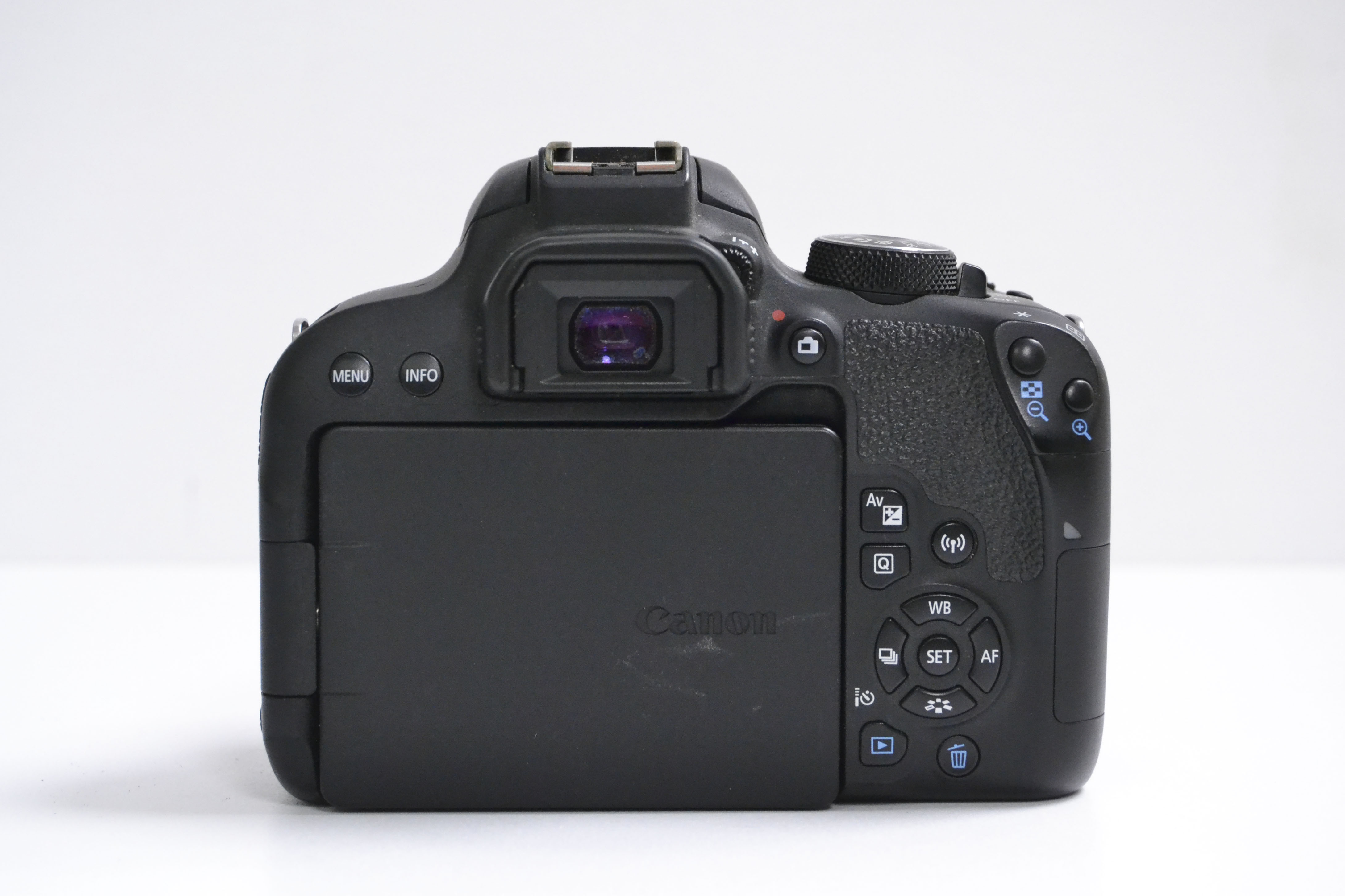 Occ Canon 800D + EFS 18-55 mm IS Occ Canon 800D + EFS 18-55 mm IS