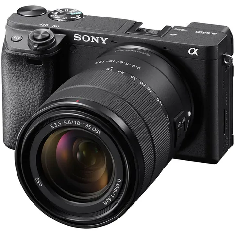 Sony A6400A + 18-135 mm 