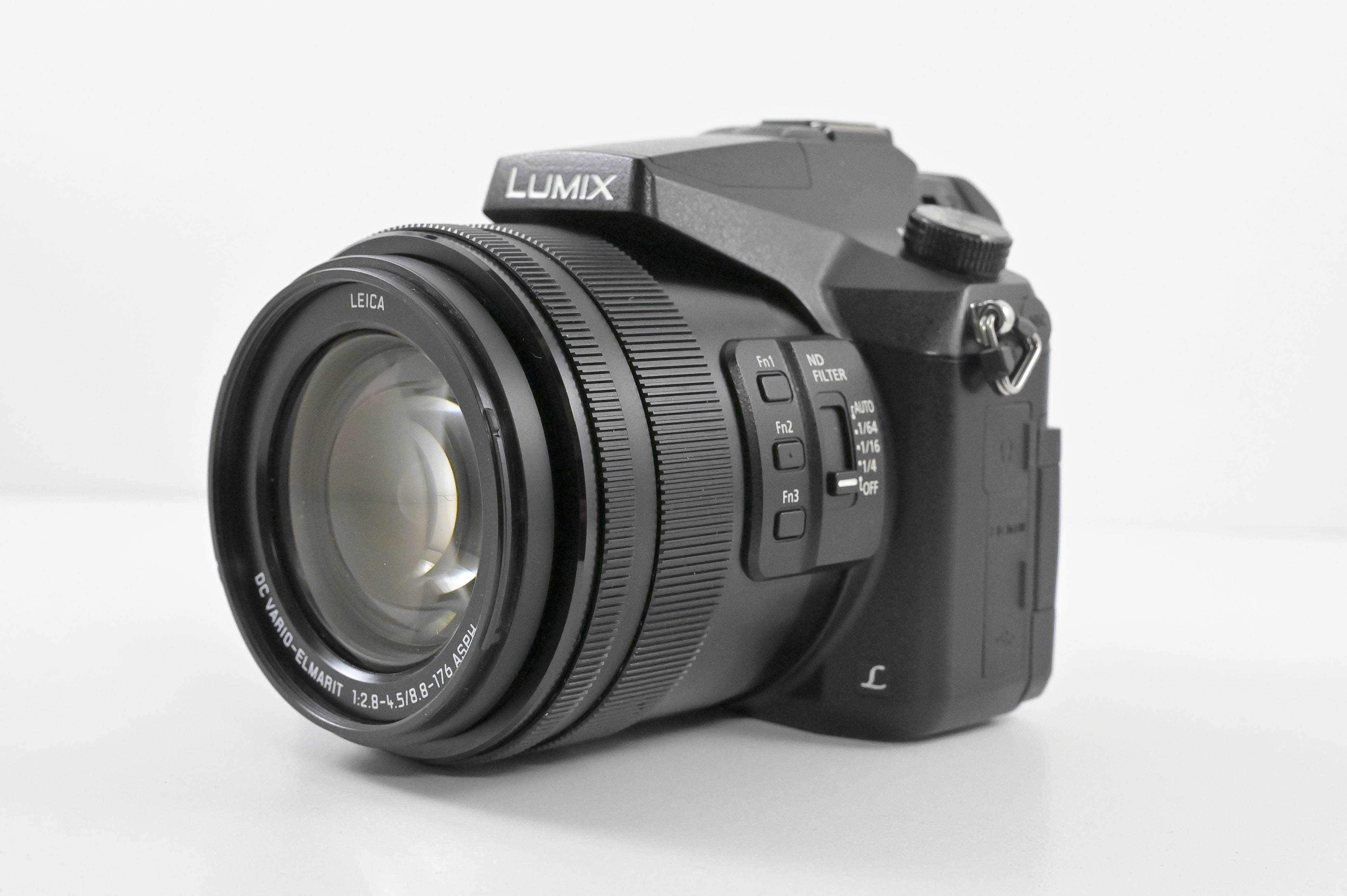 Occ. Panasonic Lumix FZ-2000 *582*